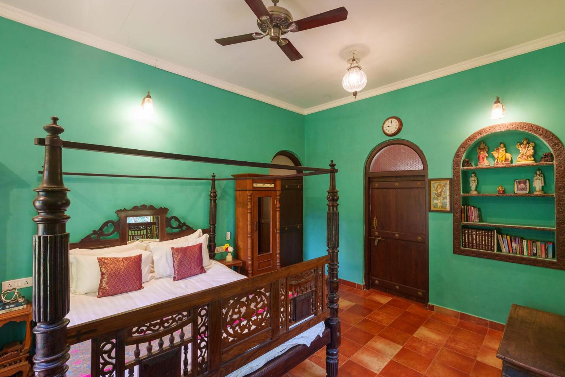 Vintage Estate: Lakeside Retreat with Plunge Pool and Gazebo Karjat Exterior photo